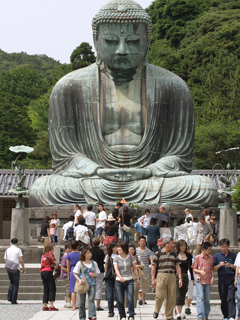 japan/2007/kamakura_buddha_people_vert