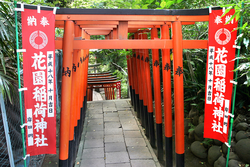 japan/2007/tokyo_ueno_torii