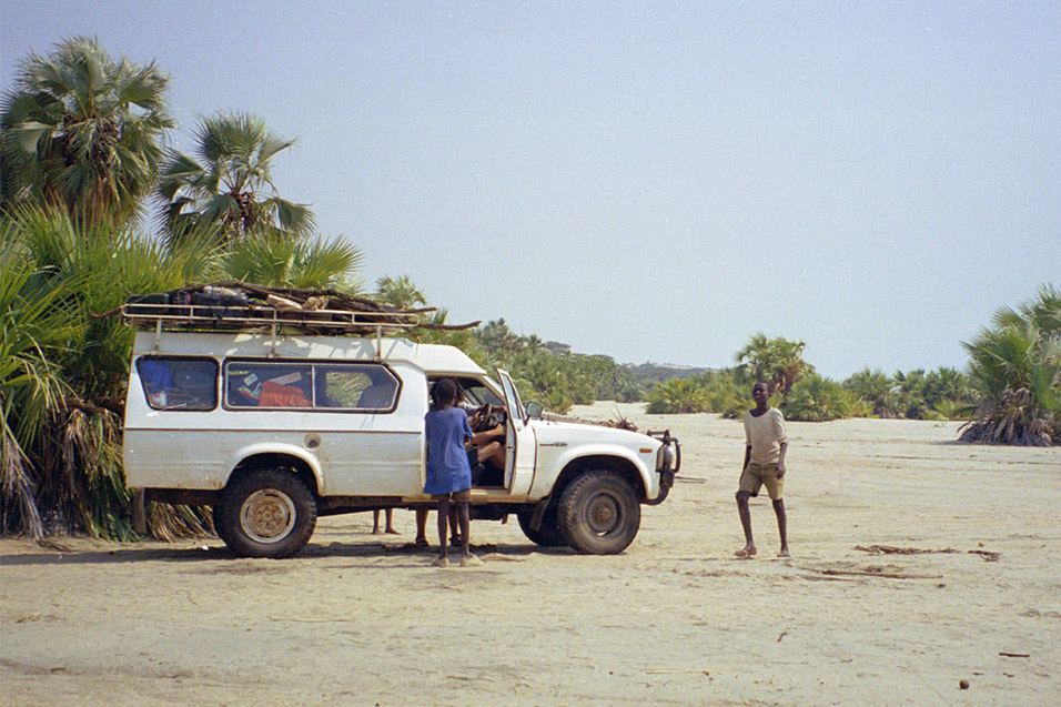 kenya/turkana_breakfast_africans