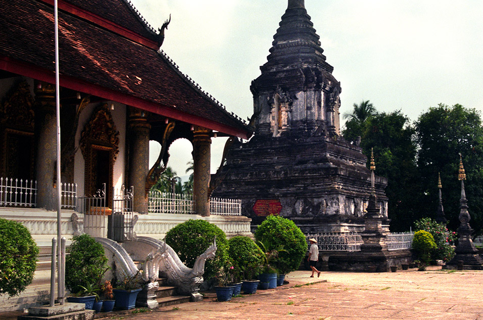 laos/lp_stupa