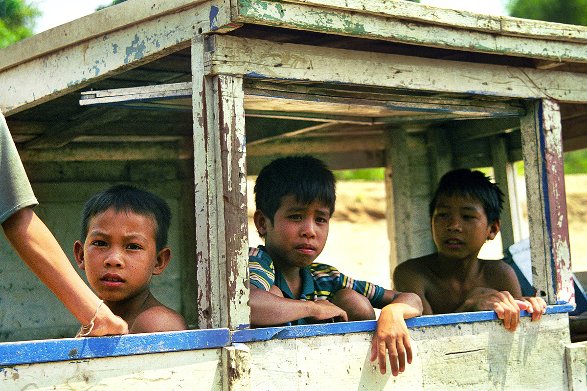 laos/mekong_kids