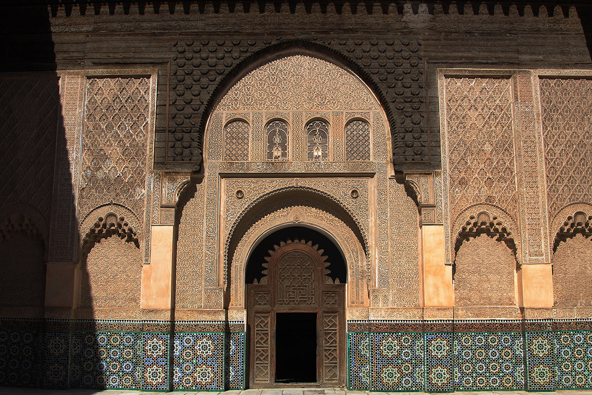 morocco/ali_ben_youseff_medersa_angled_door