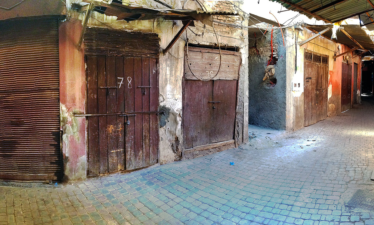 morocco/marrakech_souk_beams_light