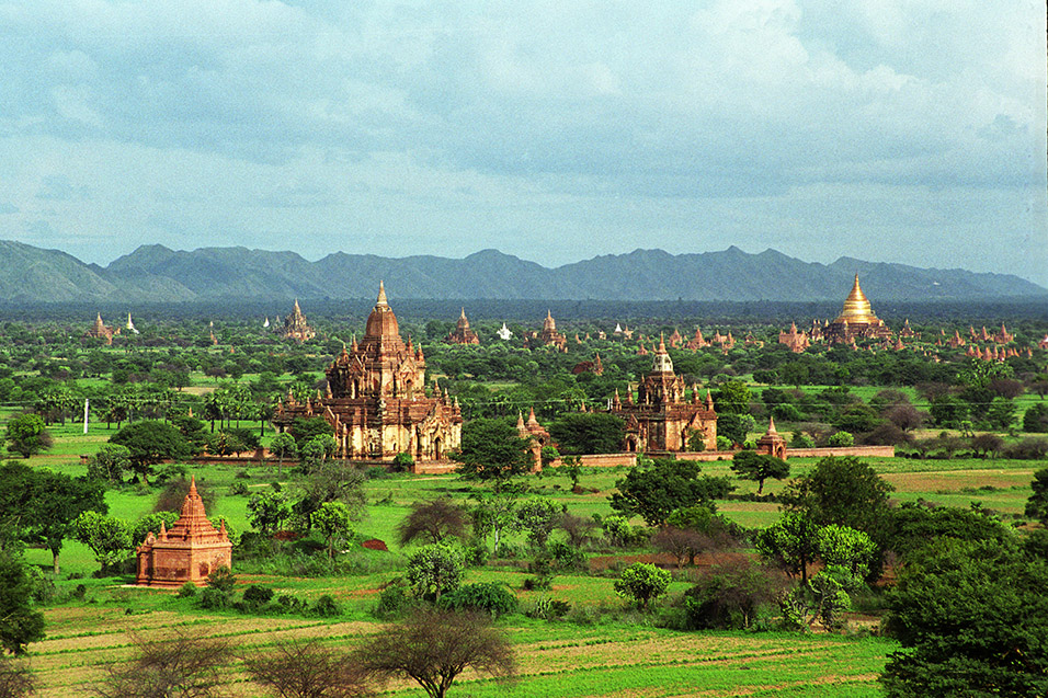 myanmar/bagan_distance_view_temples