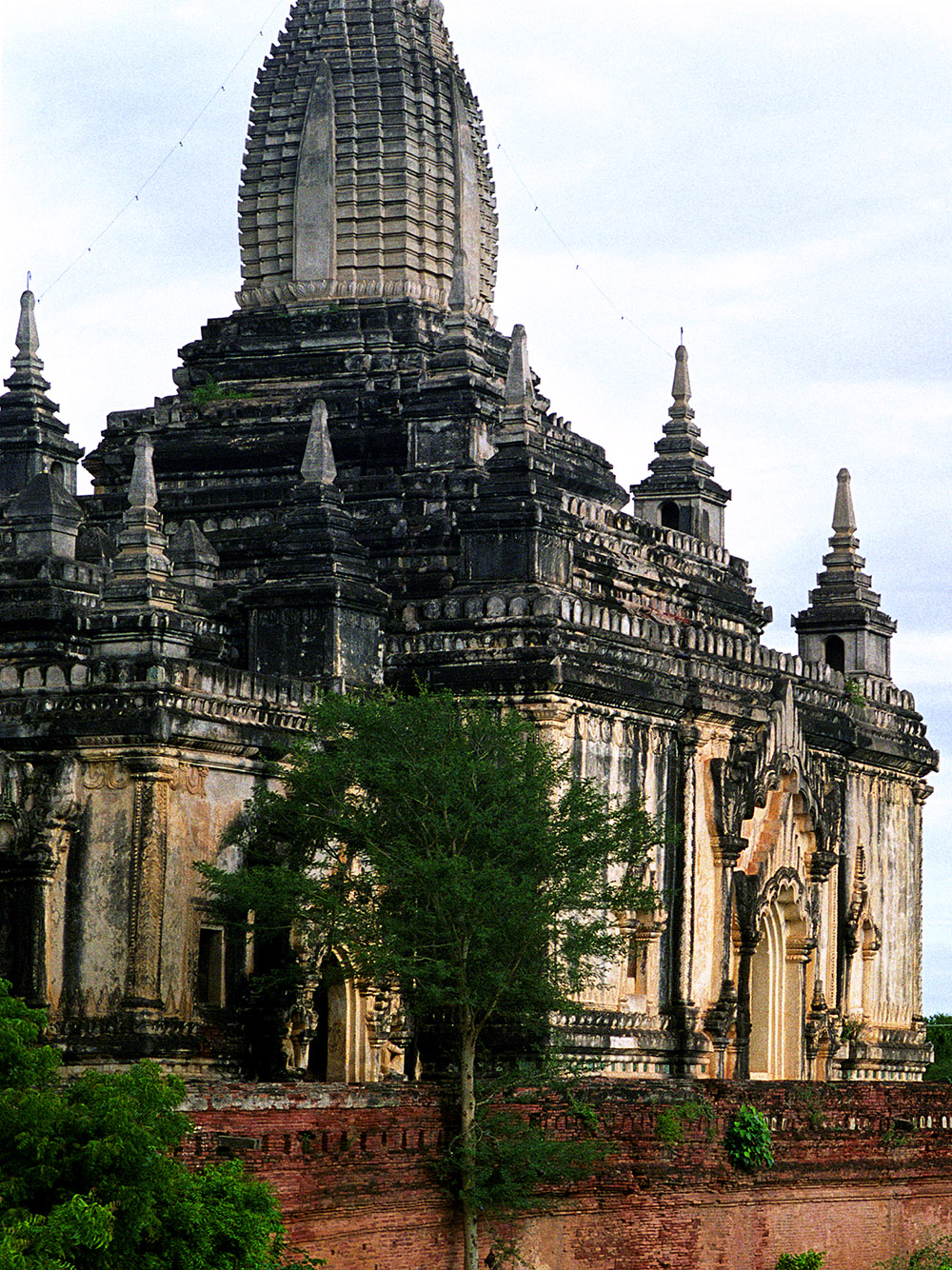 myanmar/bagan_white_fade_vert