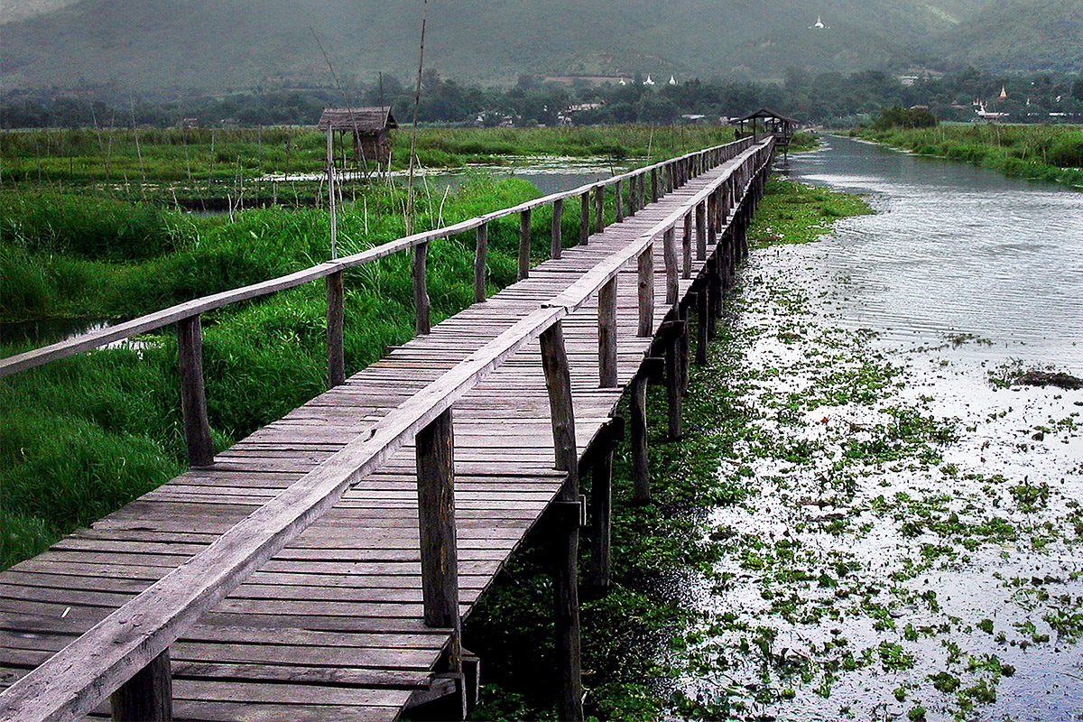 myanmar/inle_lake_bridge