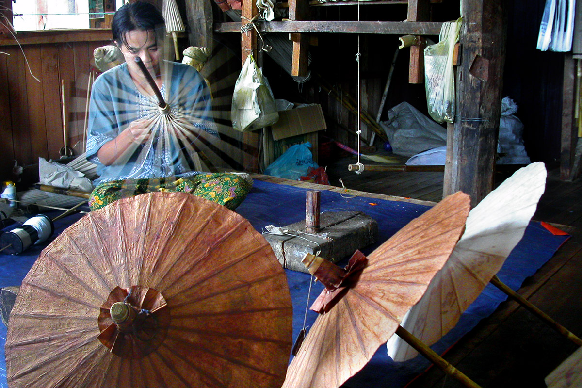 myanmar/inle_lake_in_a_boat