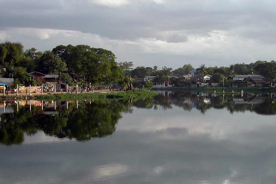 myanmar/mandalay_thinga_yazar_mirror