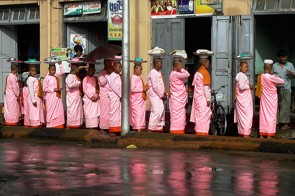 myanmar/pyin_u_lyn_nuns