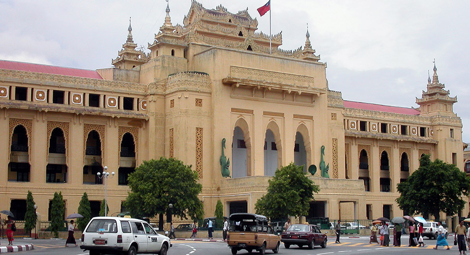 myanmar/yangon_city_hall