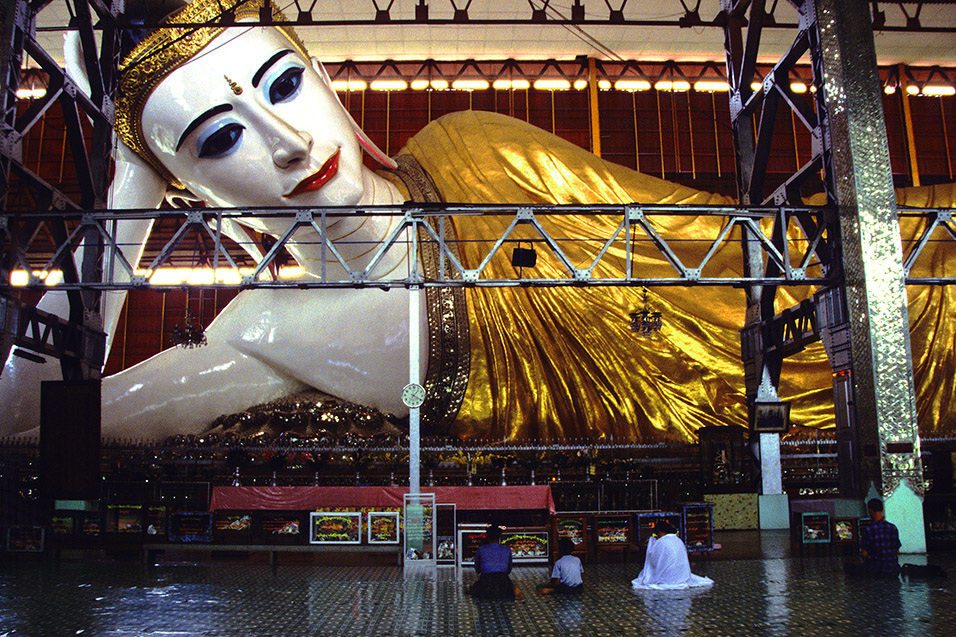 myanmar/yangon_reclining_buddha_full