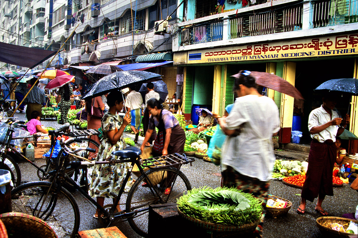 myanmar/yangon_street_scene