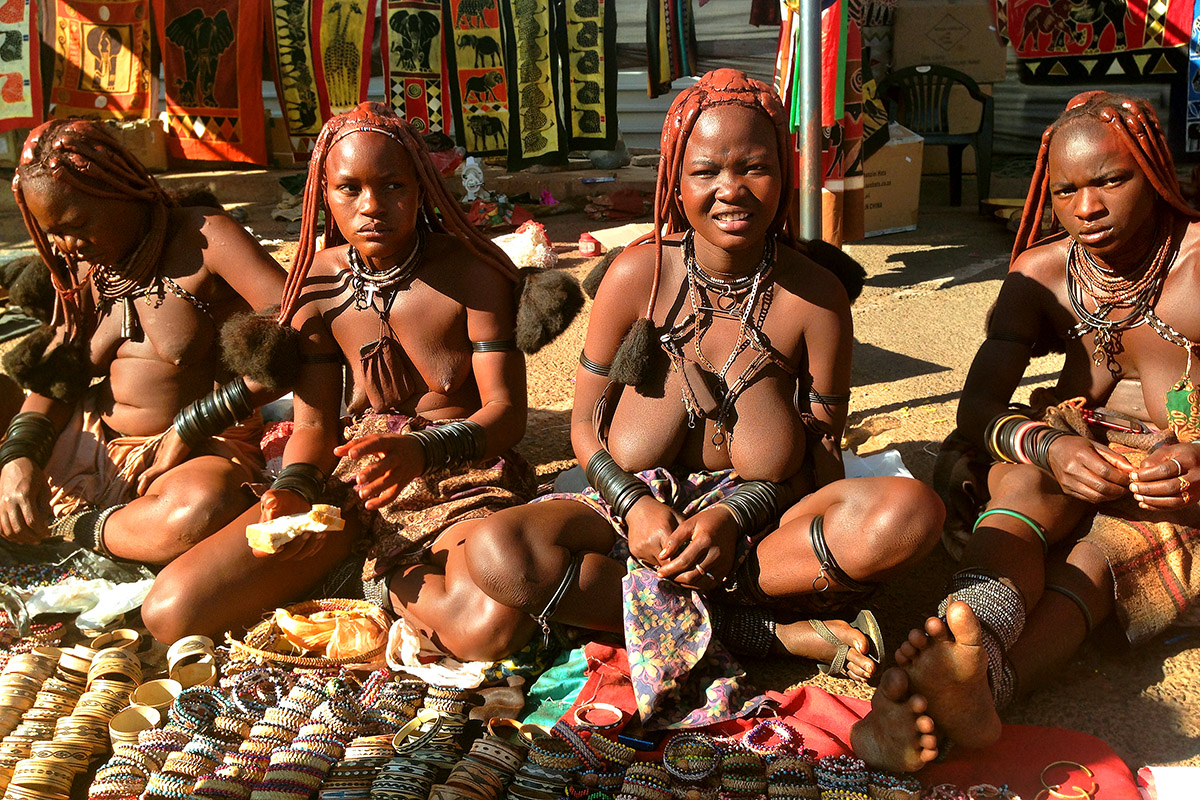 namibia/2015/windhoek_himba_gals