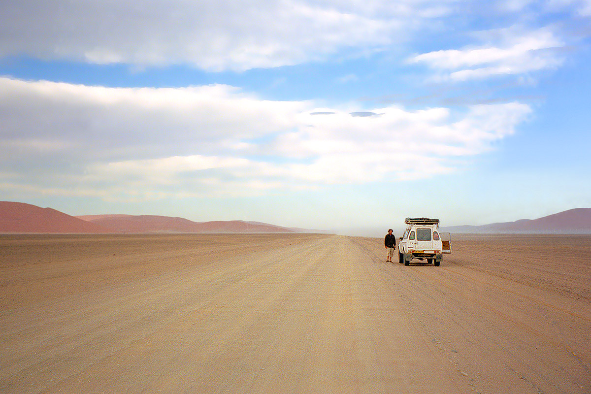 namibia/sossusvlei_breakfast_brian_road