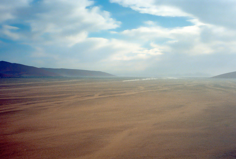 namibia/sossusvlei_dust_trail