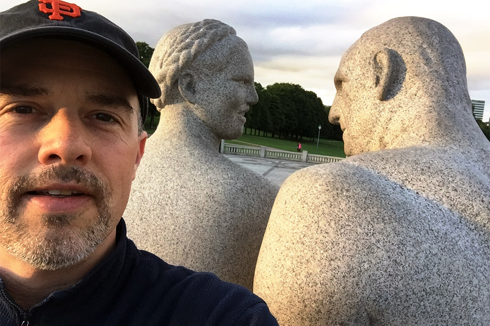 norway/oslo_sunset_sculptures