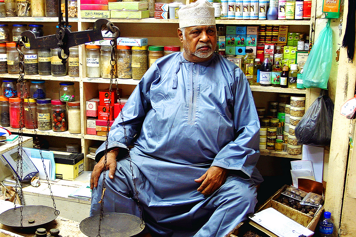 oman/muscat_man_shop