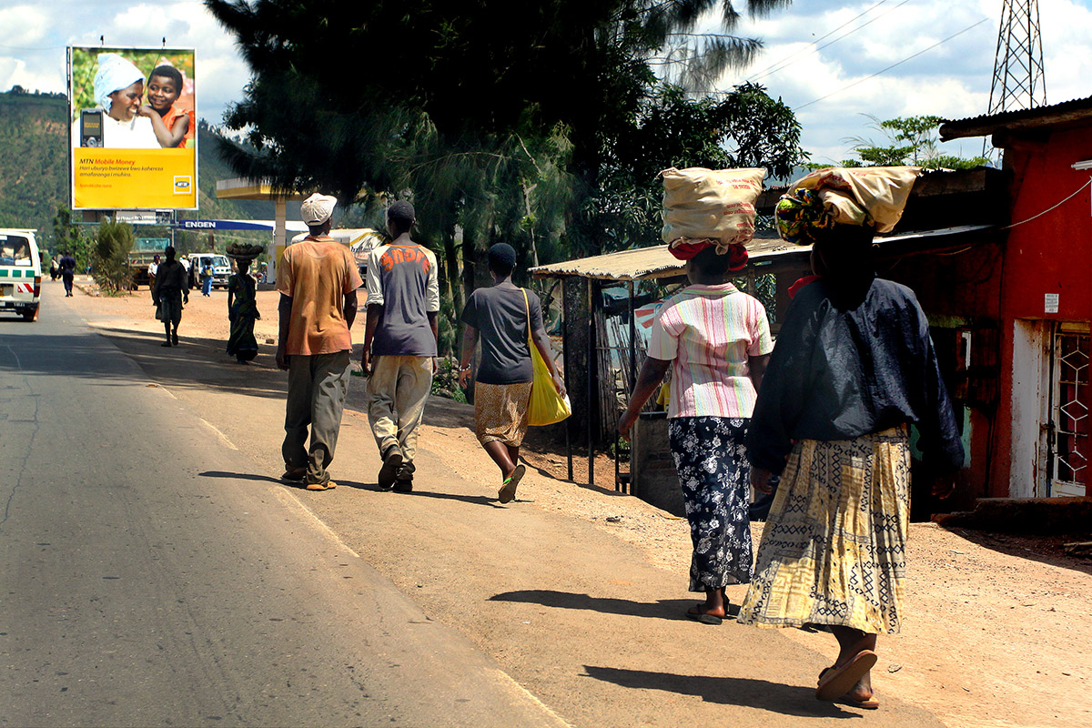 rwanda/rw_hill_dwellings