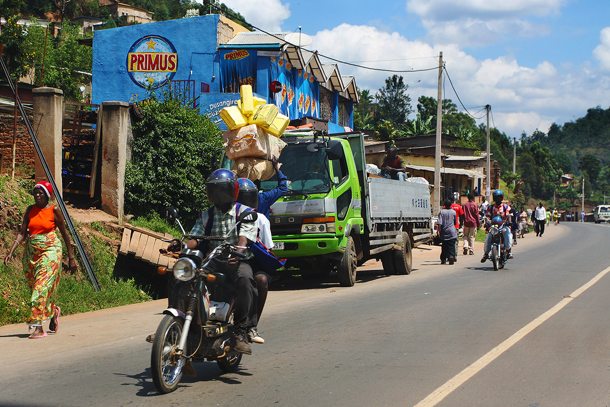 rwanda/rw_road_home_music_ad