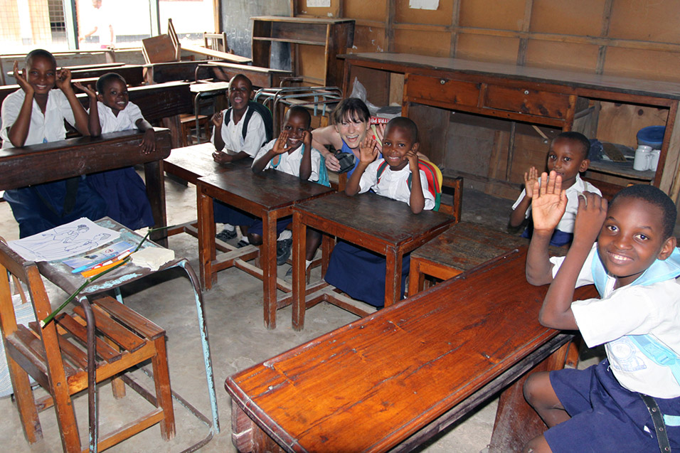 tanzania/2010/dar_school_jen_kids