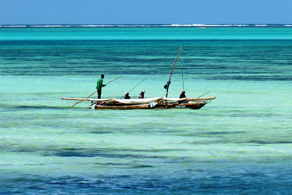 tanzania/2010/zan_boat_striped_water_jen