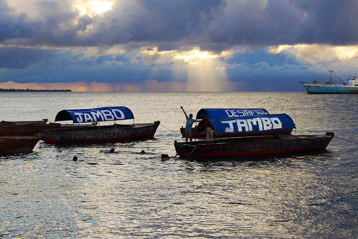 tanzania/2010/zan_jambo_boats