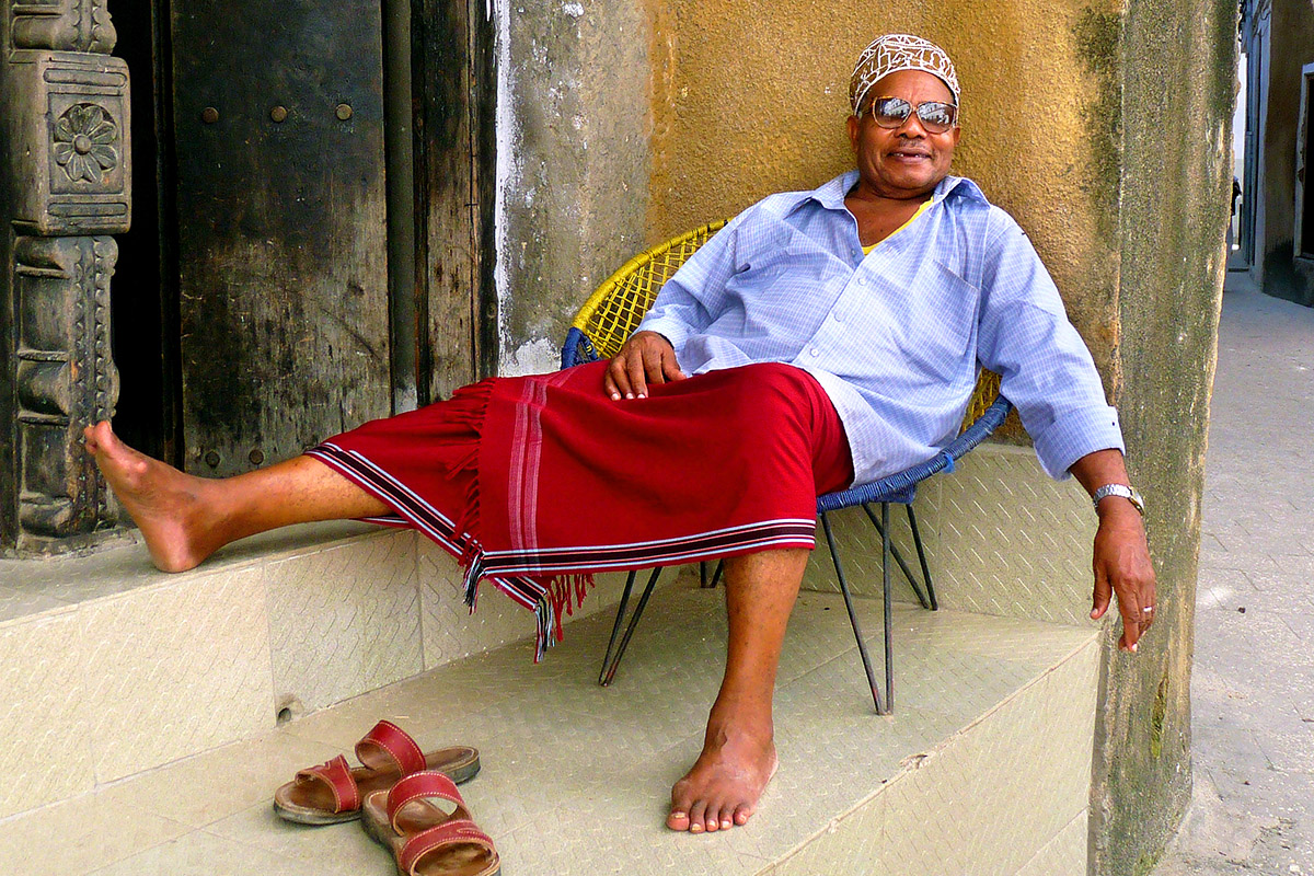 tanzania/2010/zanzibar_local_chilling