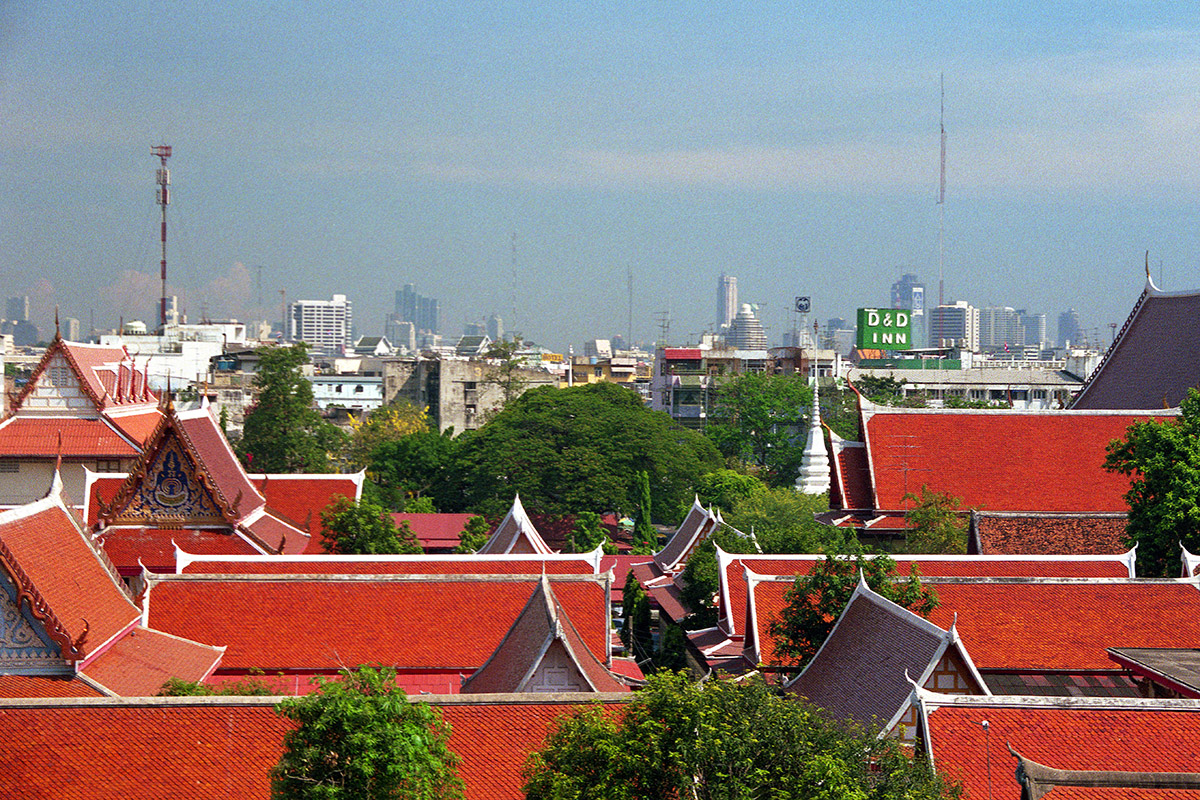 thailand/1999/bangkok_view_over_wats