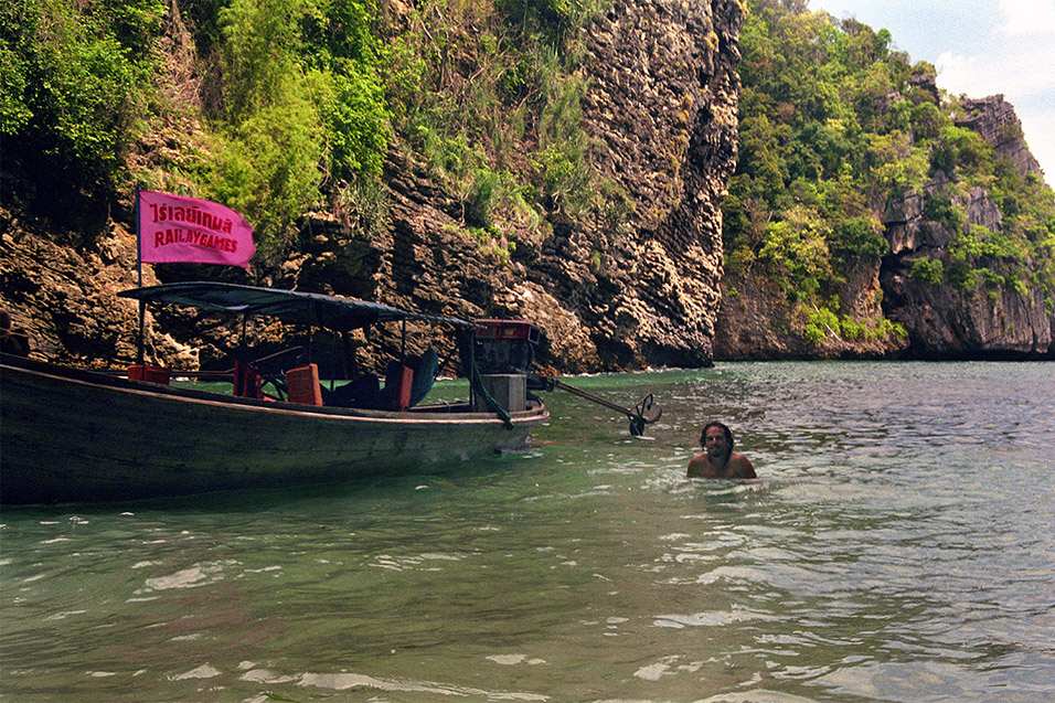 thailand/1999/birthday_cove_brian_water