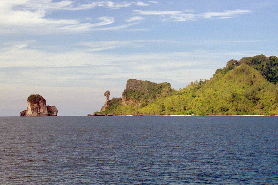 thailand/1999/krabi_scuba_penis_island