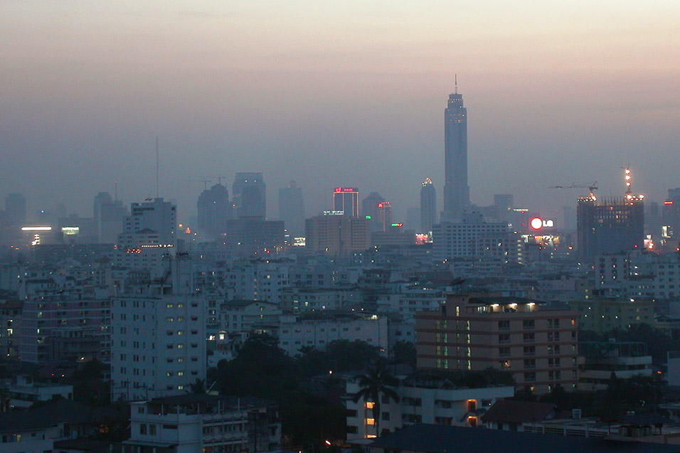 thailand/2004/bangkok_dusk_view