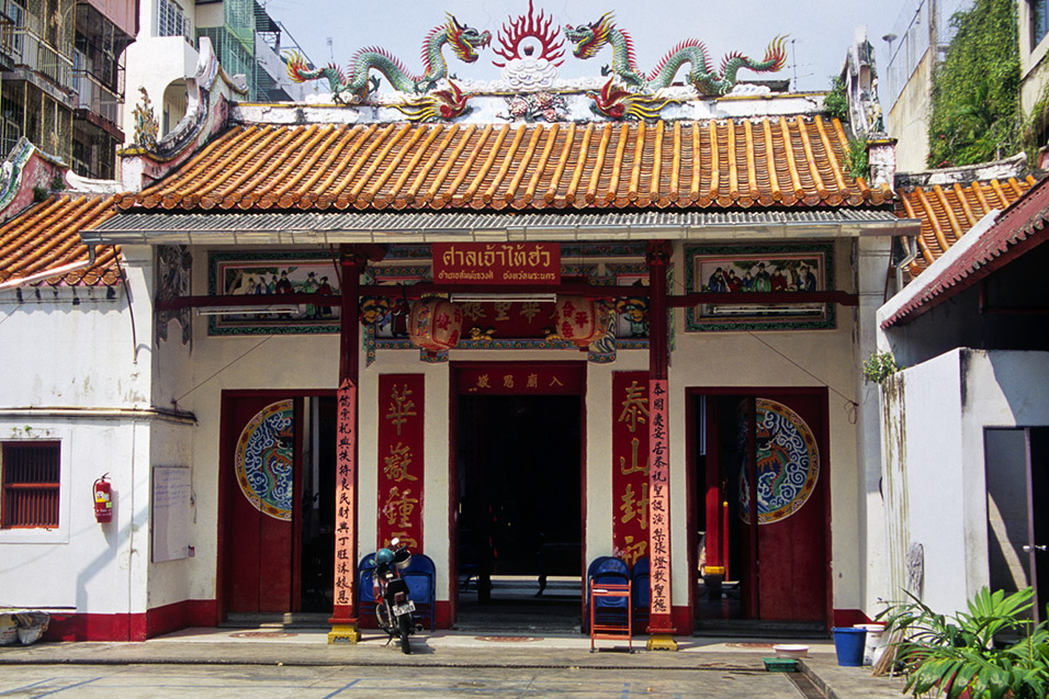 thailand/2004/bkk_chinese_temple