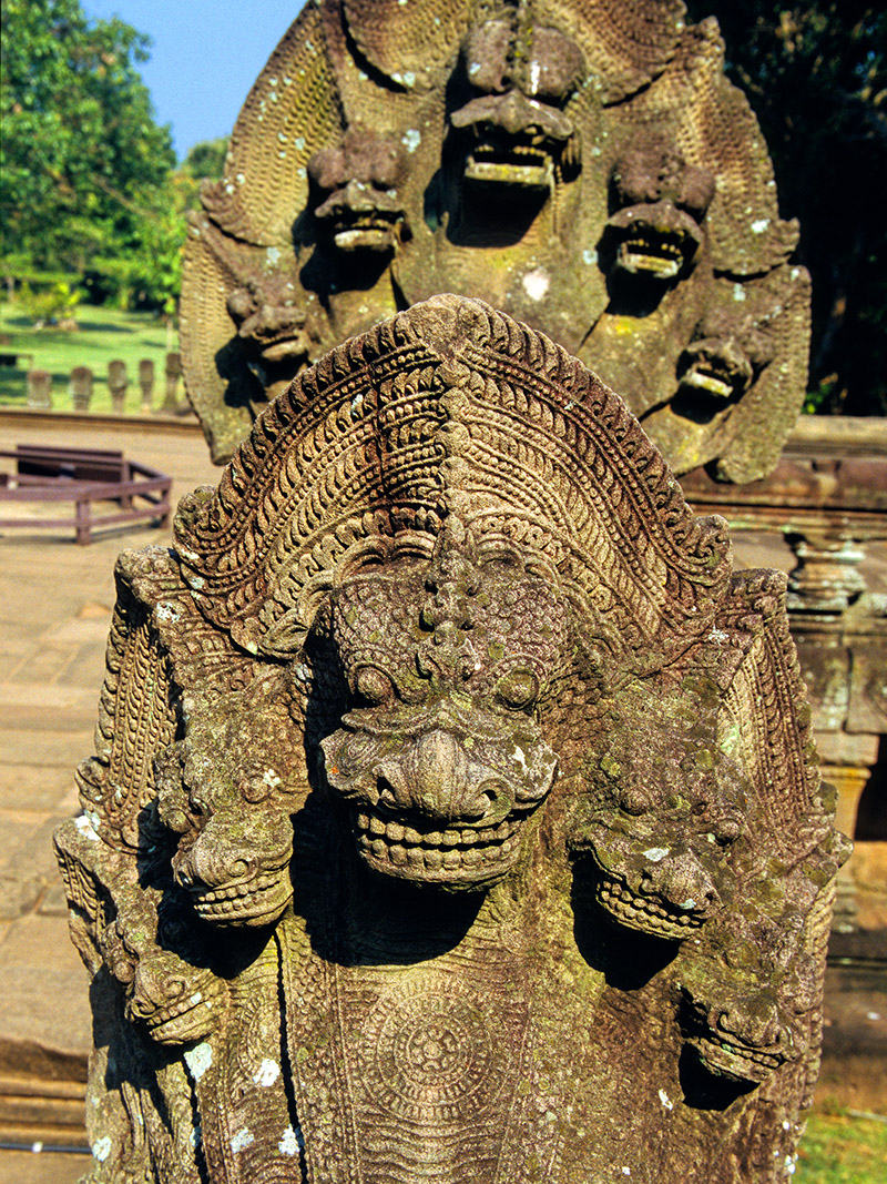 thailand/2004/isan_phanom_rung_naga