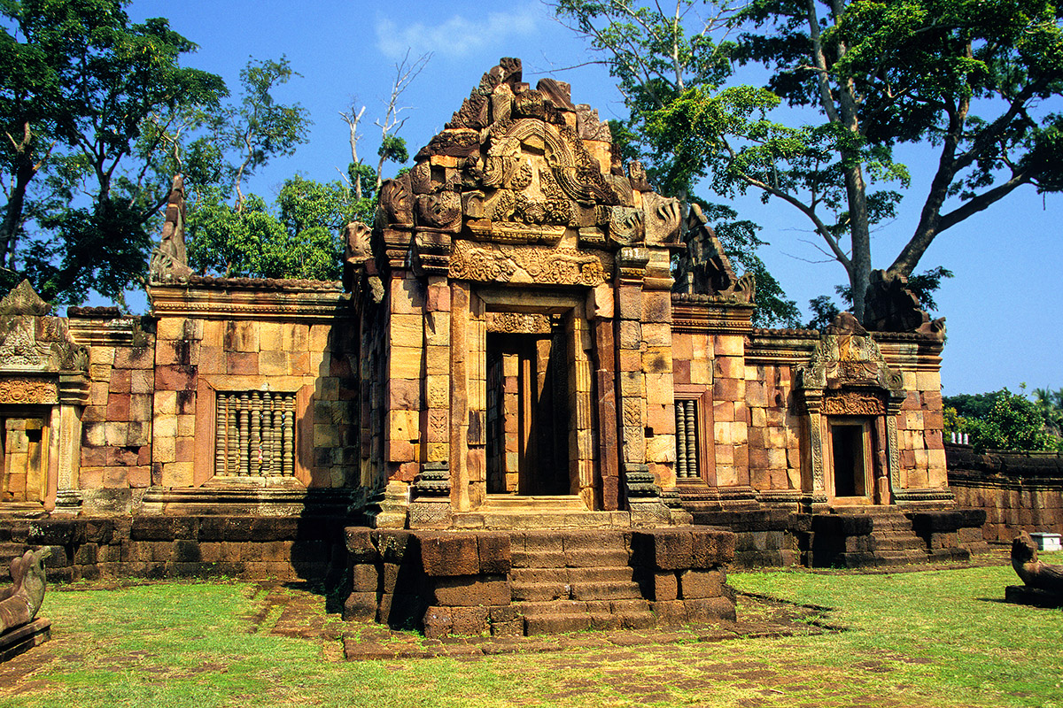 thailand/2004/isan_phanom_rung_temple