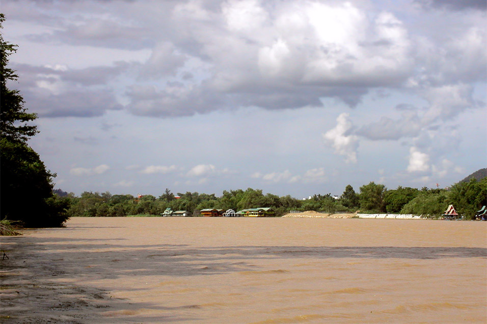 thailand/2004/kachanaburi_river