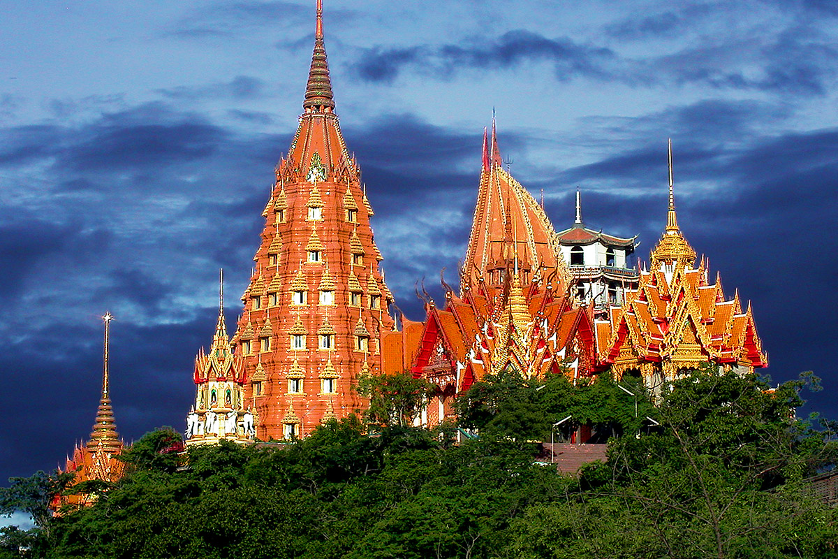 thailand/2004/kanchanaburi_wat_tham_seua