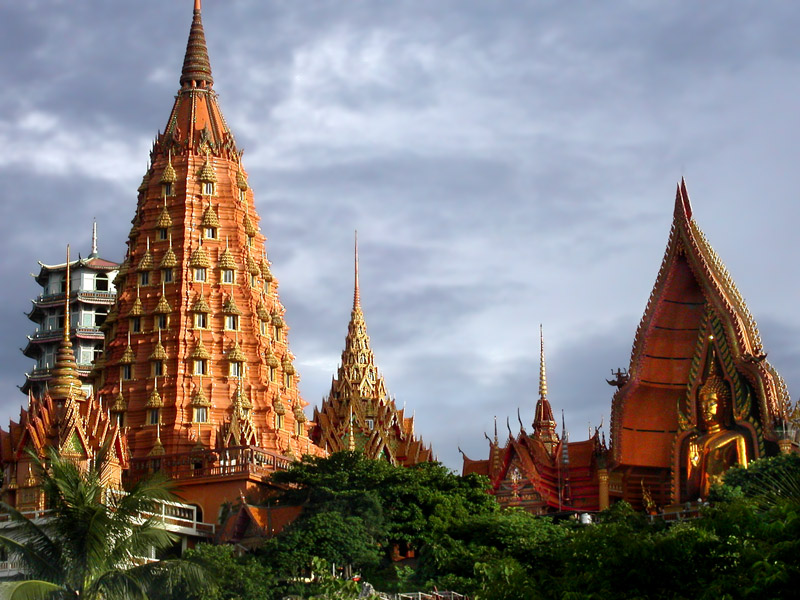 thailand/2004/kanchanaburi_wat_tham_seua_buddha