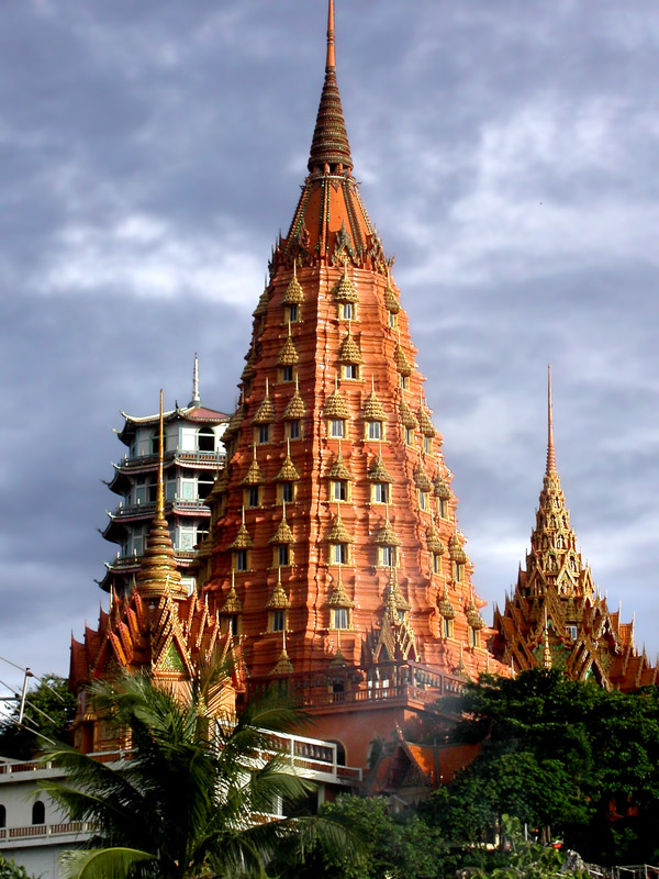 thailand/2004/kanchanaburi_wat_tham_seua_vert