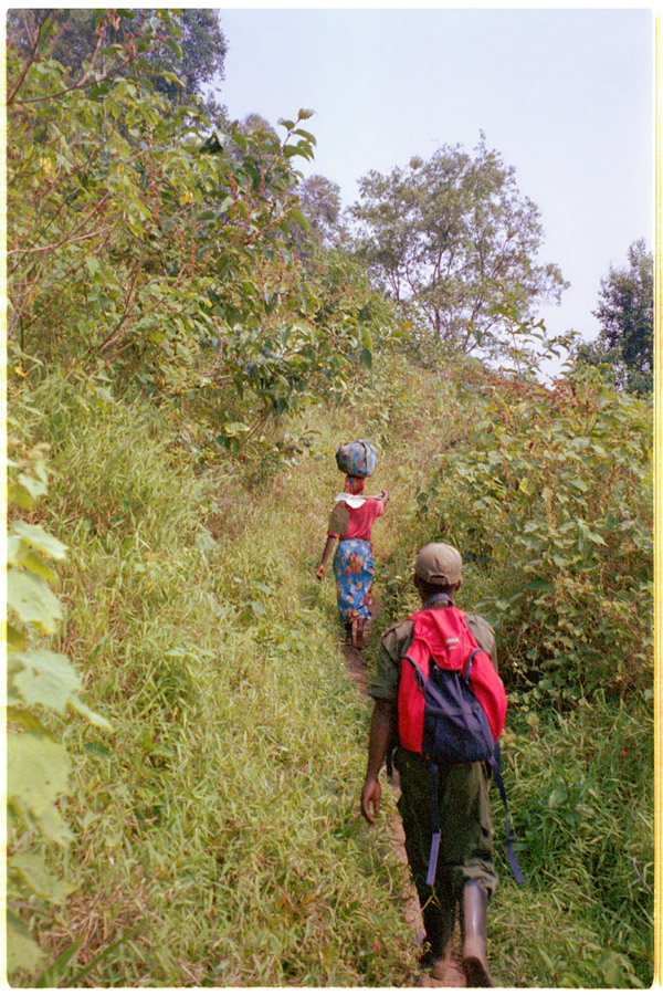 uganda/bwindi_gorilla_locals