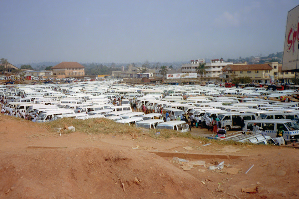 uganda/kampala_taxi_stand_zoom