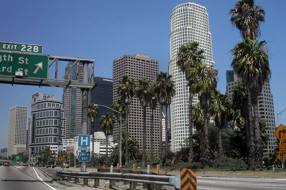 usa/los_angeles/la_skyline_bw