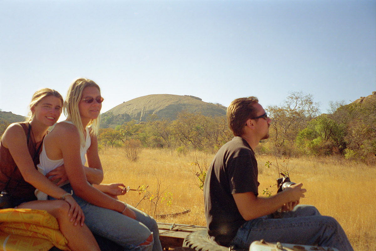 zimbabwe/matopos_nicole_marieke_on_breakfast