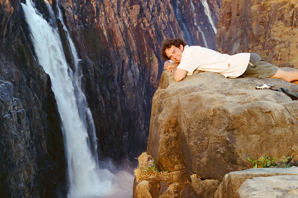 zimbabwe/victoria_falls_brian_laying